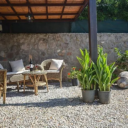 Sleeps 4 Pool Air Con Wifi بيتيس