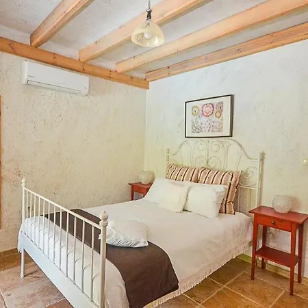 Sleeps 4 Pool Air Con Wifi * بيتيس