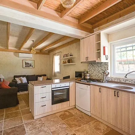 Villa Sleeps 4 Pool Air Con Wifi